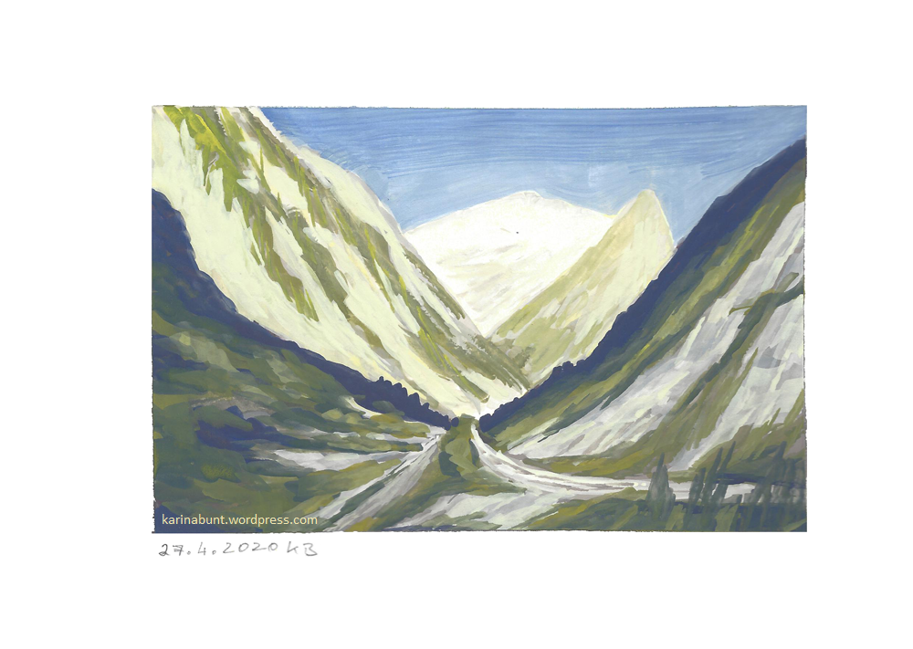 Tal mit Ausblick auf sonnige Berge